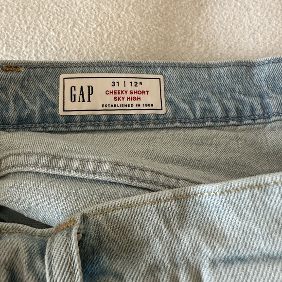 Gap cheeky short sky high - Picture 3 of 3